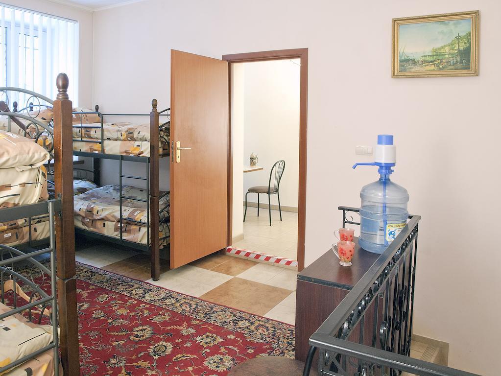 Niko Hostel Lemberg Zimmer foto